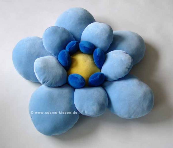 Cosmo Blumenkissen hellblau-blau-gelb, ca 70cm