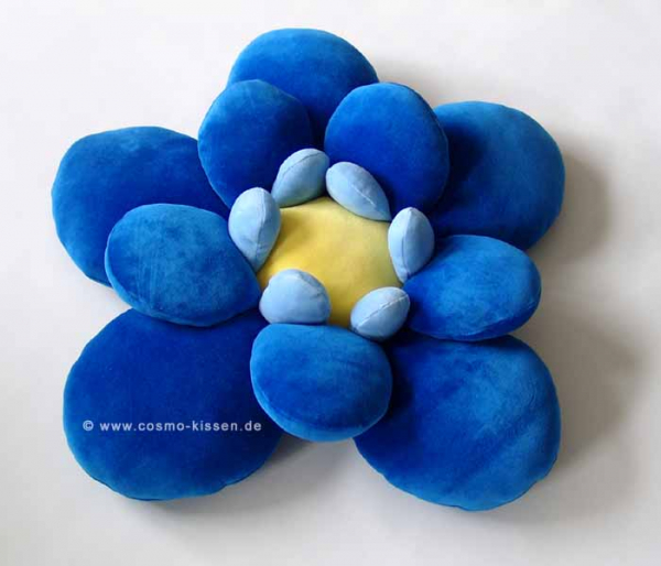 Cosmo Blumenkissen royalblau-hellblau-gelb, ca 70cm