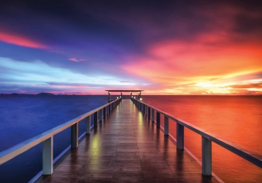 Vlies Fototapete 992 - Meer Tapete Sonnenuntergang Steg Meer Holz Lichter Wasser Steg Himmel Sonnenaufgang lila