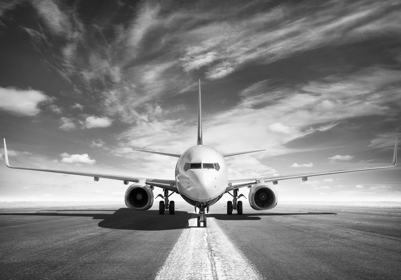 Kiss Fototapeten Thermoglaser Und Leuchtpflastersteine Vlies Fototapete No 4508 Sonstiges Tapete Flugzeug Flughafen Himmel Transportmittel Wolken Reise Schwarz Wei Szlig